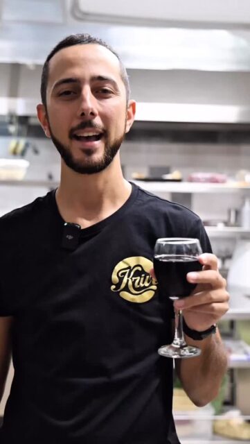 🍷 A San Martinu il mosto diventa vino… ma da noi, diventa una settimana intera di festa!

Dal martedì alla domenica — San Martino Week da Krive Matino

🔥 Fuori menù speciale:gnummareddi e pezzetti di cavallo al sugo, preparati come solo la tradizione salentina sa fare.

Prenota il tuo tavolo e festeggia con noi il gusto più autentico del Salento.

#sanmartino #KriveMatino #TradizioneSalentina #FuoriMenù #PezzettiAlSugo  #FoodSalentino